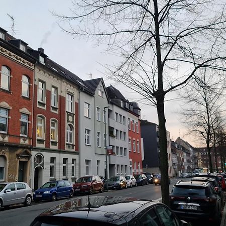 Elena Flat Sonnenblumen Duisburg Zentrum Buitenkant foto